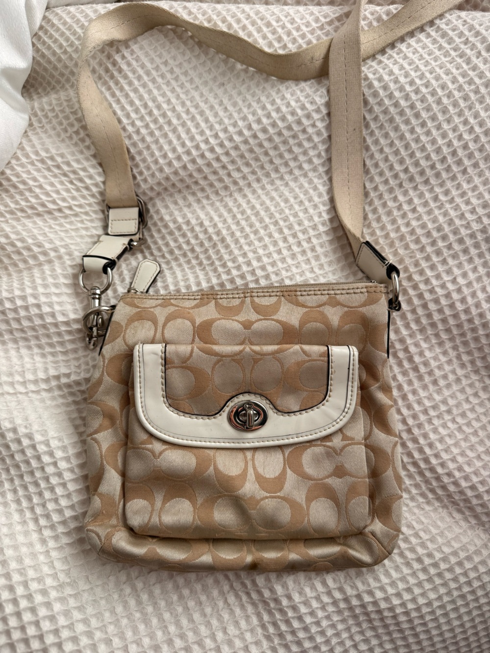 Y2K-era vintage coach signature Penelope swing bag crossbody bag